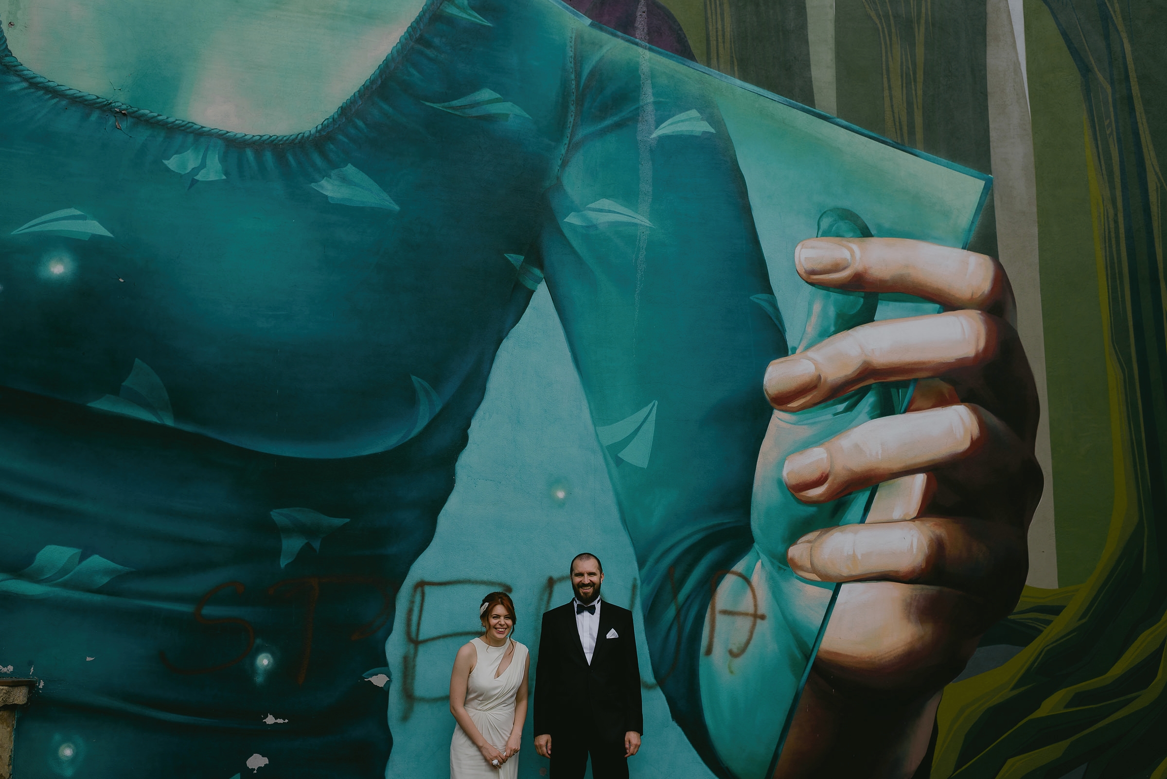 bucharest grafitii wedding portrait